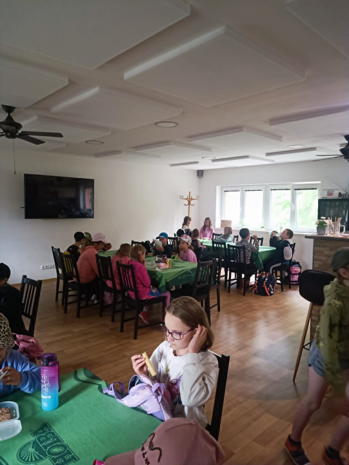 Školní družina na exkurzi v hasičské zbrojnici