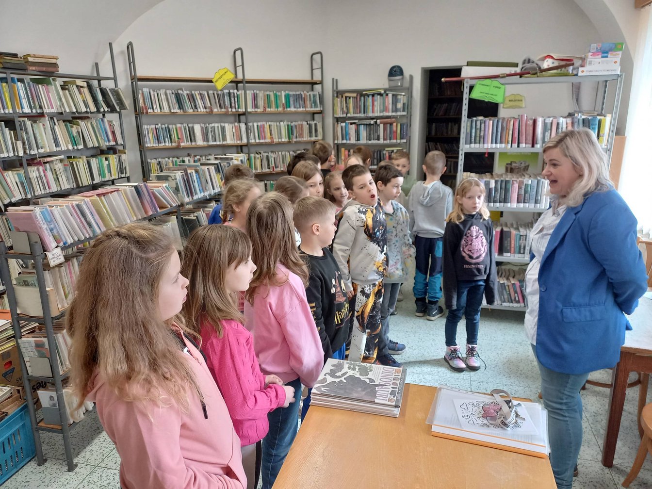 Druháčci v knihovně