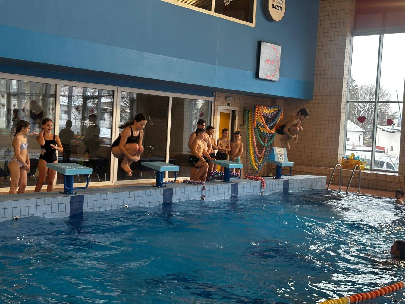 Plavání 2. a 5. třída