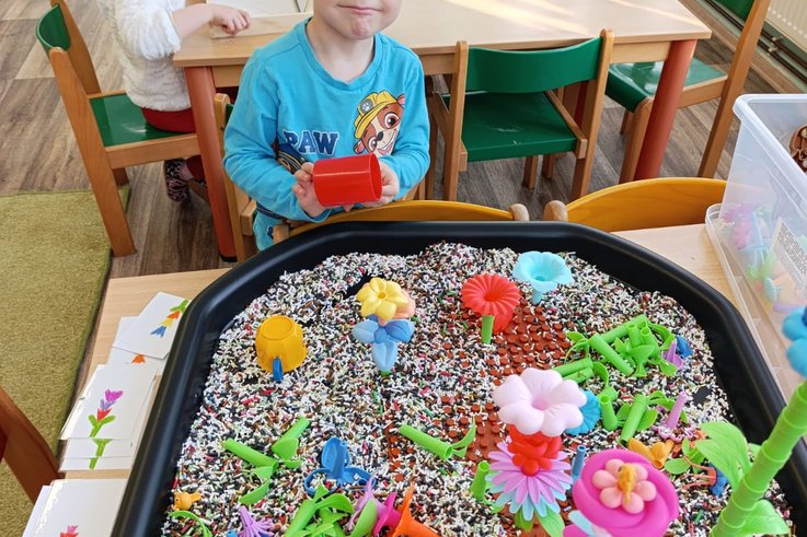 BROUČCI - MALOVANÉ VAJÍČKO