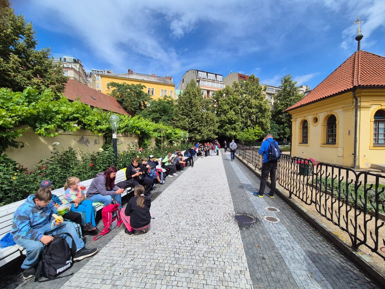Výlet 5. třídy do Prahy „aneb historie, záhady i hranolky“