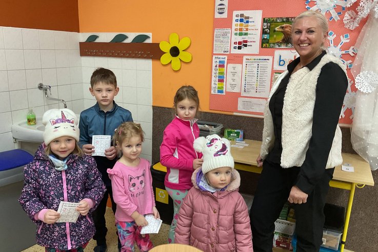 Návštěvnící dne otevřených dveří na Základní škole Libchavy