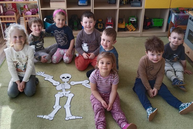 BROUČCI - ZDRAVÍ - NEMOC KDYŽ ALENKA STŮNĚ