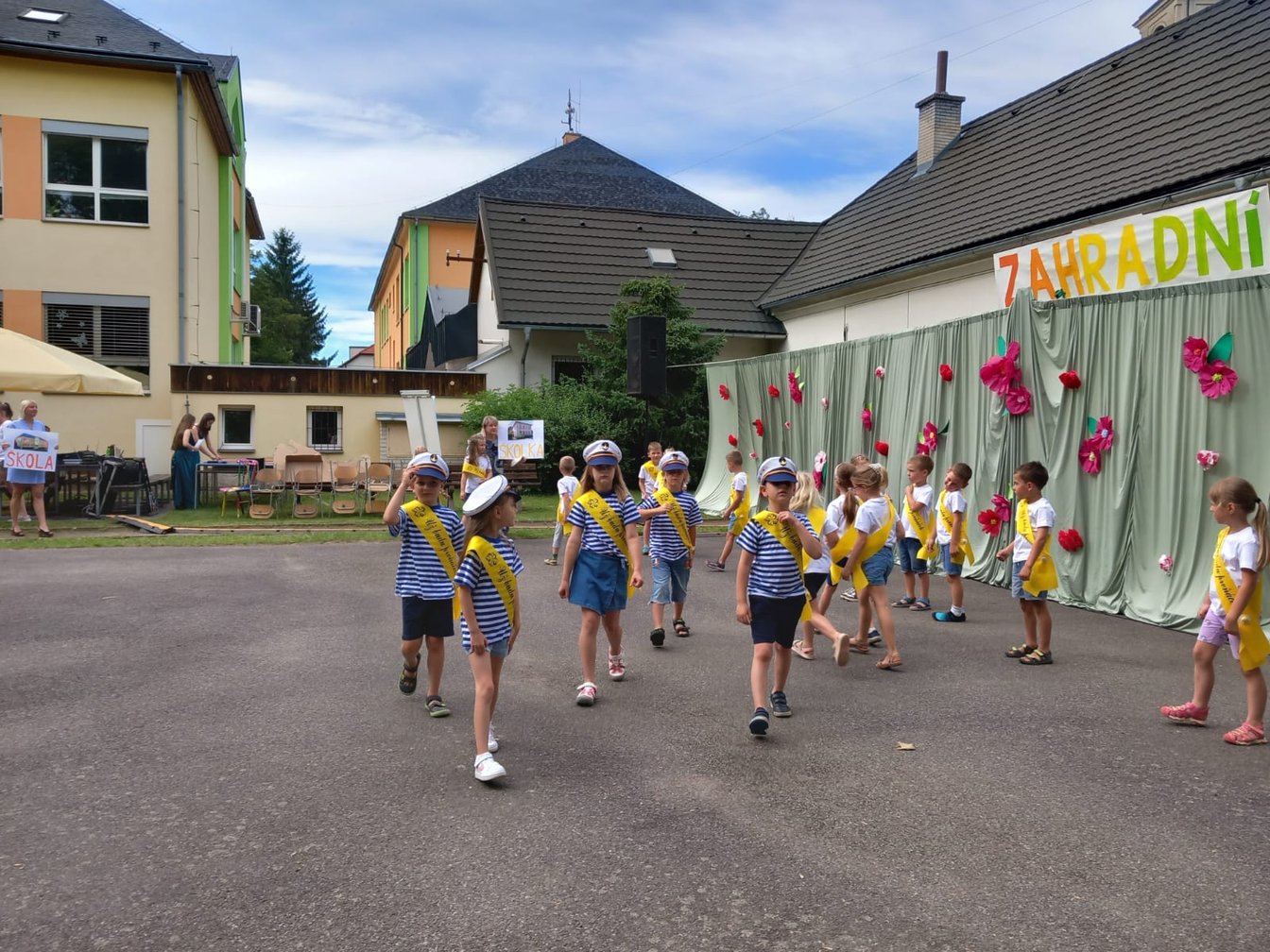 Zahradní slavnost - loučení s předškoláky - 5