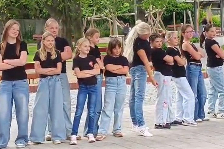 Vystoupení tanečního kroužku TANC-IK