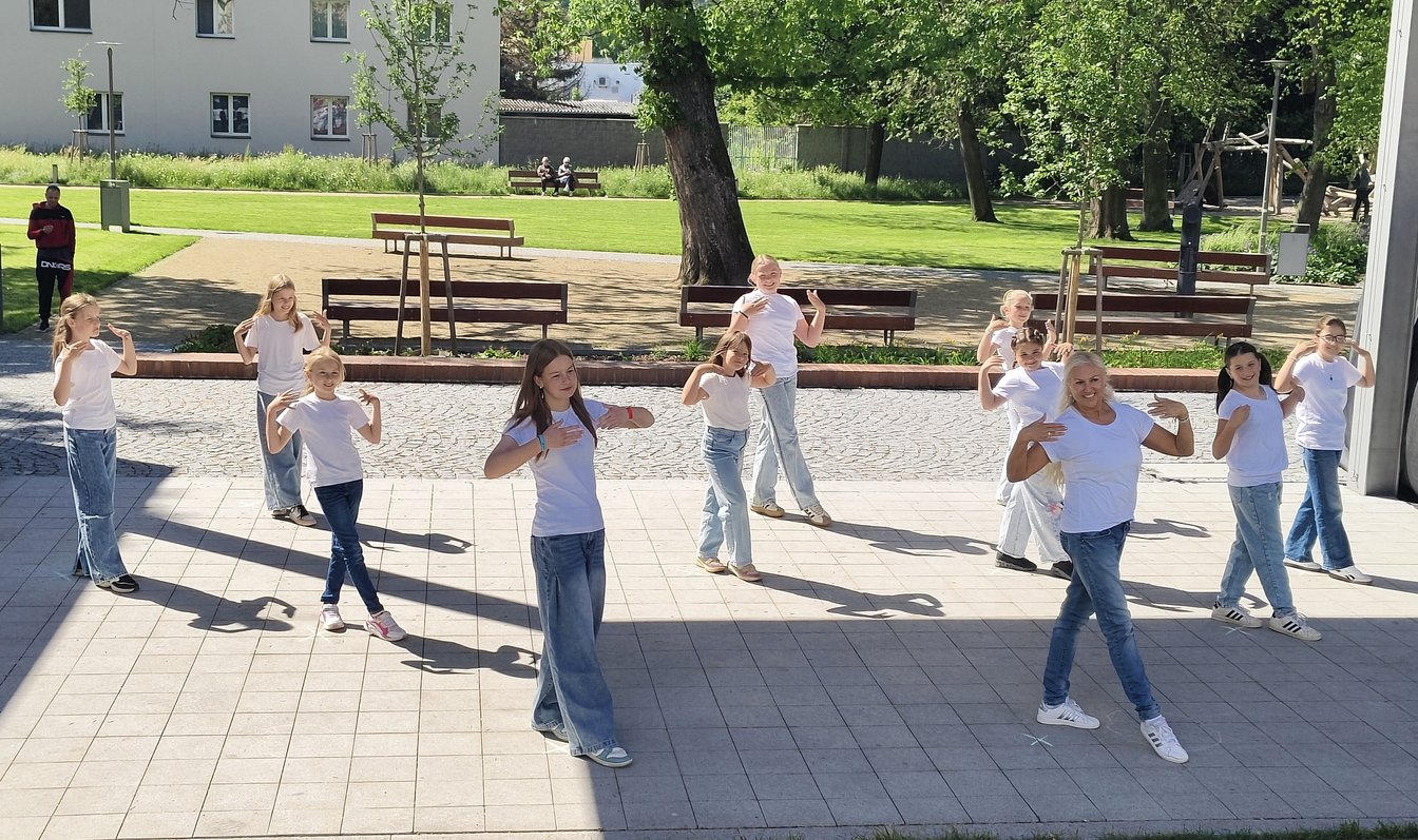 Vystoupení tanečního kroužku TANC-IK
