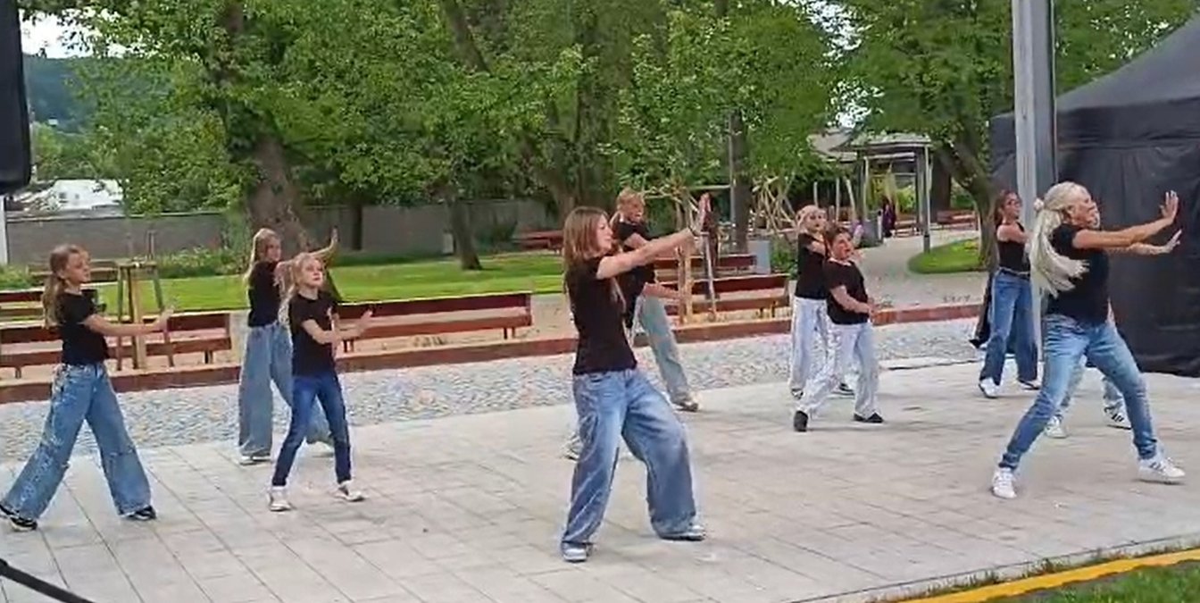 Vystoupení tanečního kroužku TANC-IK
