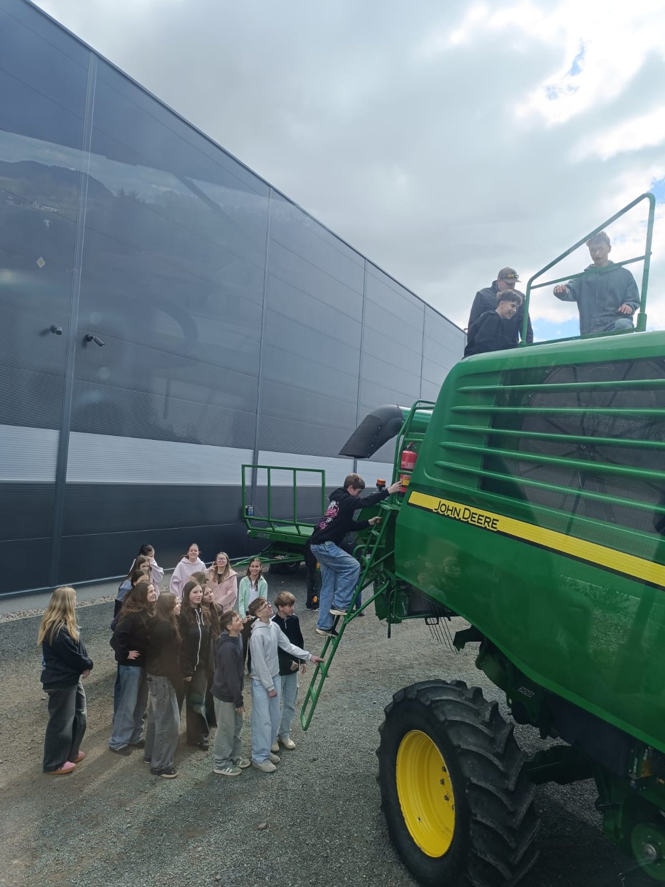 Osmáci ve firmě John Deere