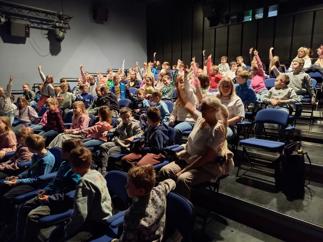 Žáci na festivalu Jeden svět